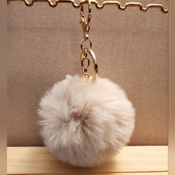 Cute Fashion Faux-Fur Puff Ball - Picture 2 of 8